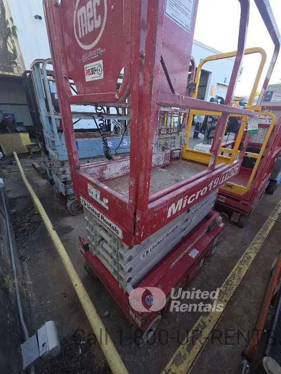 2018 MEC MICRO 19 Scissor Lift