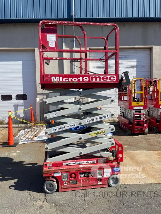 2019 MEC MICRO 19 Scissor Lift