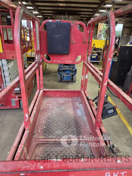 2019 MEC MICRO 19 Scissor Lift