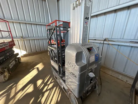 2016 JLG 20MVL Self-Propelled One-Person Lift