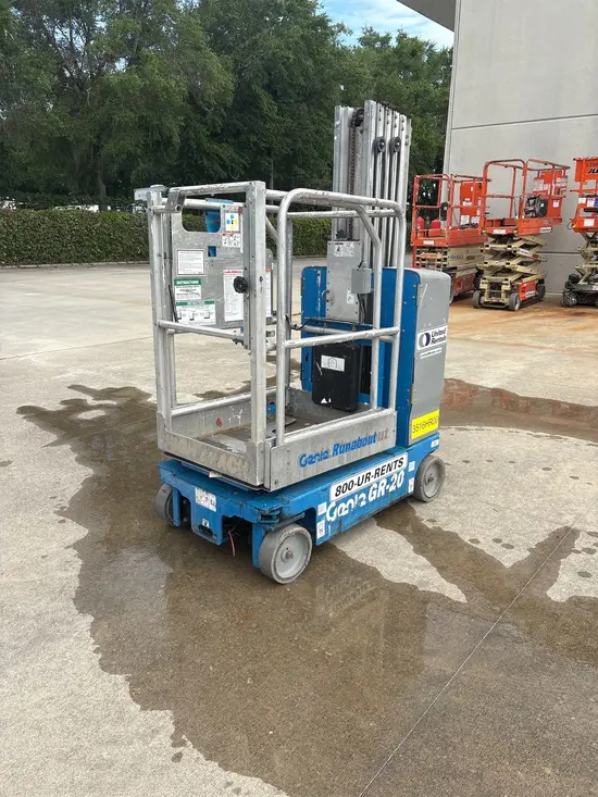 2016 Genie GR-20 Self-Propelled One-Person Lift