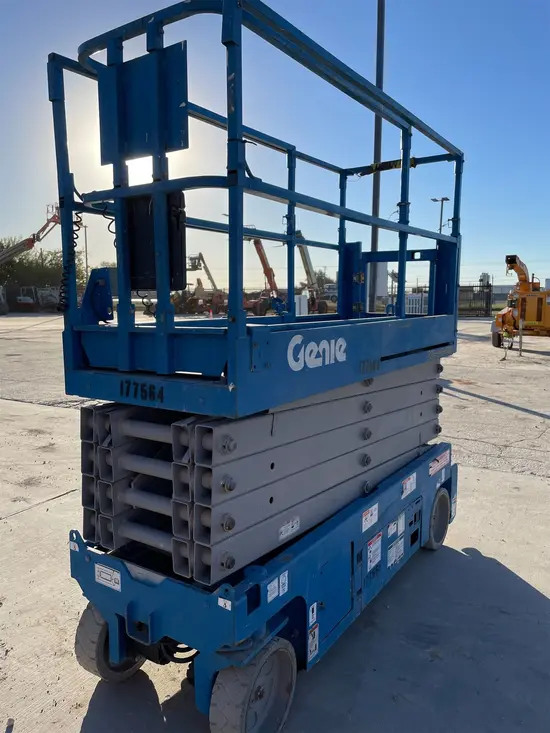 2016 Genie GS-3232 Scissor Lift