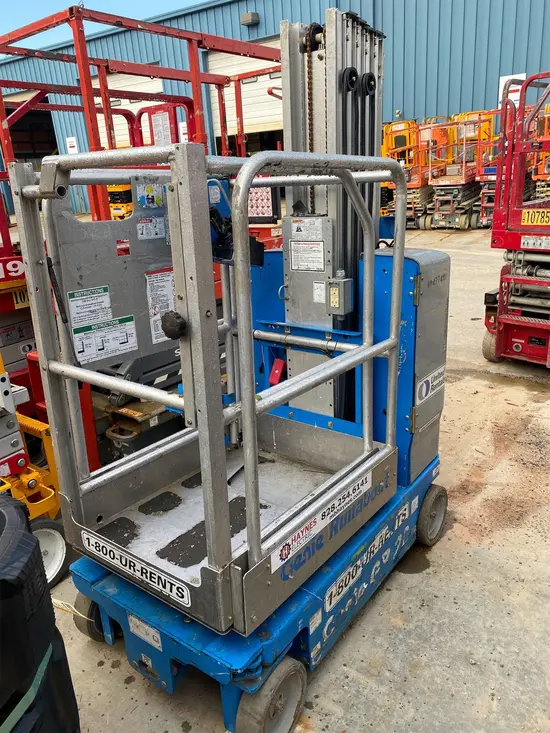2016 Genie GR-20 Self-Propelled One-Person Lift