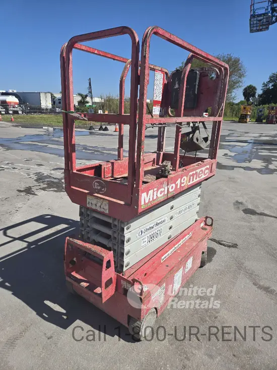 2019 MEC MICRO 19 Scissor Lift