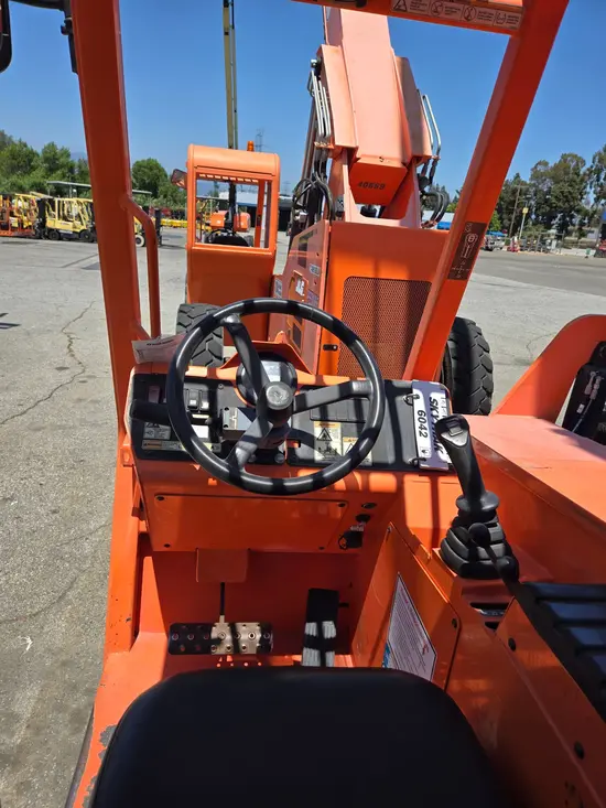 2017 SKYTRAK 6042 Forklift