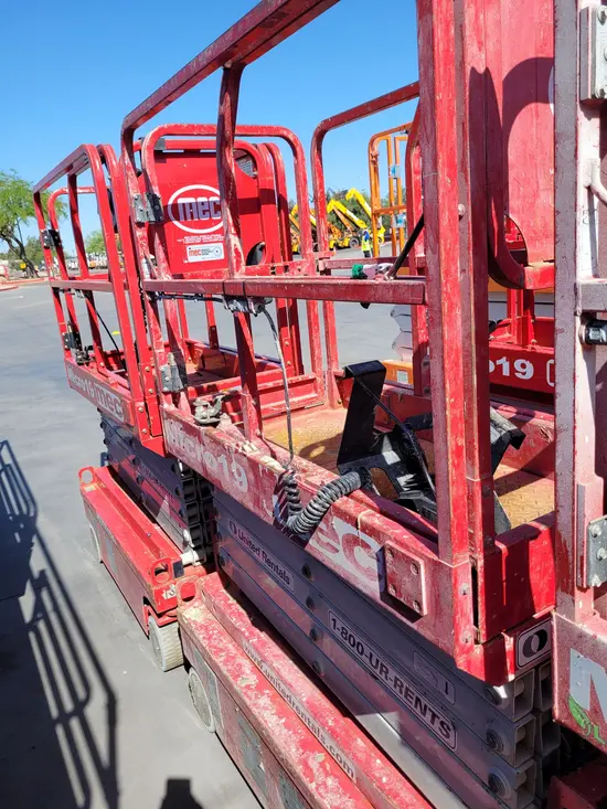 2018 MEC MICRO 19 Scissor Lift