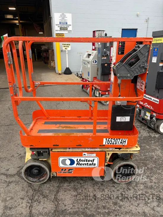 2016 JLG 1230ES Self-Propelled One-Person Lift