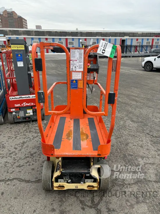 2016 JLG 1230ES Self-Propelled One-Person Lift