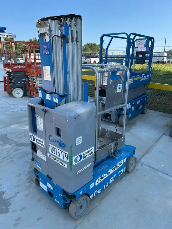 2019 Genie GR-20 Self-Propelled One-Person Lift