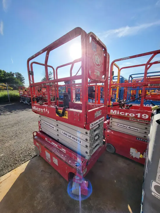 2019 MEC MICRO 19 Scissor Lift