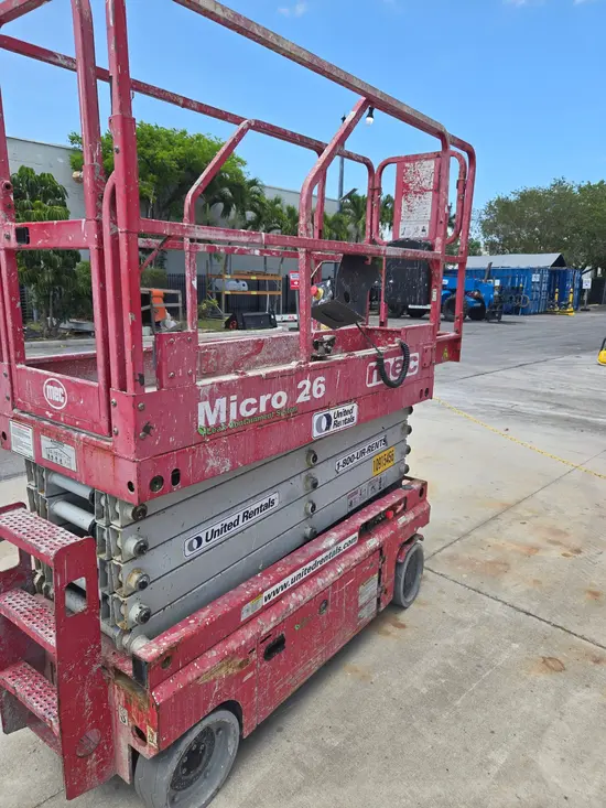 2019 MEC MICRO 26 Scissor Lift
