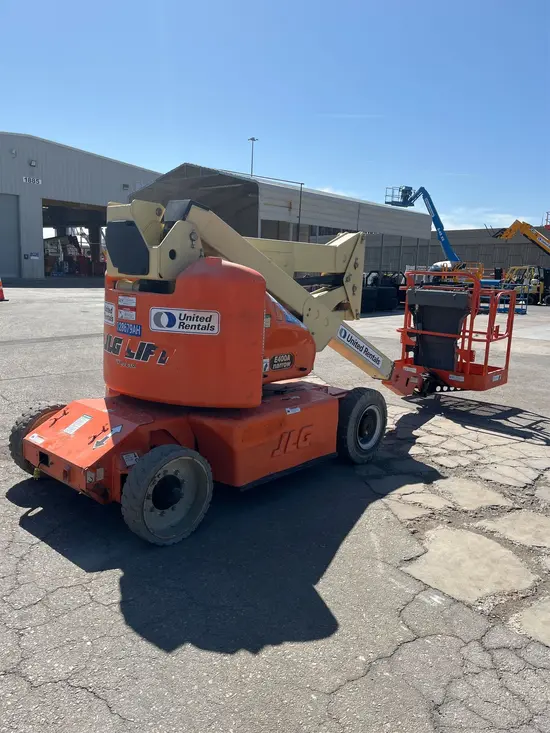 2013 JLG E400AN Articulating Boom Lift