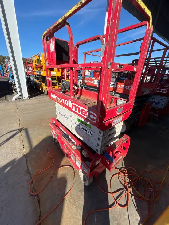 2019 MEC MICRO 19 Scissor Lift