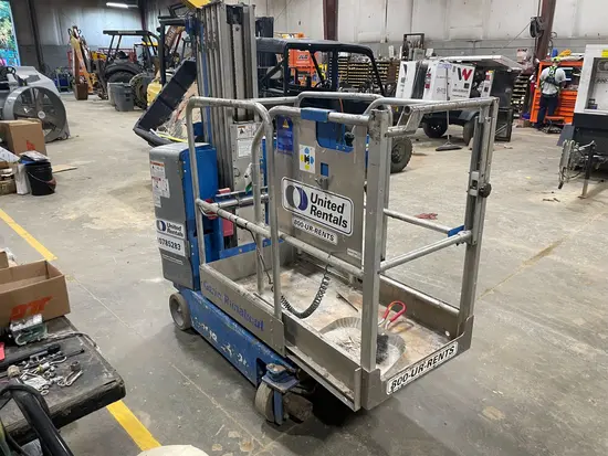 2018 Genie GR-20 Self-Propelled One-Person Lift