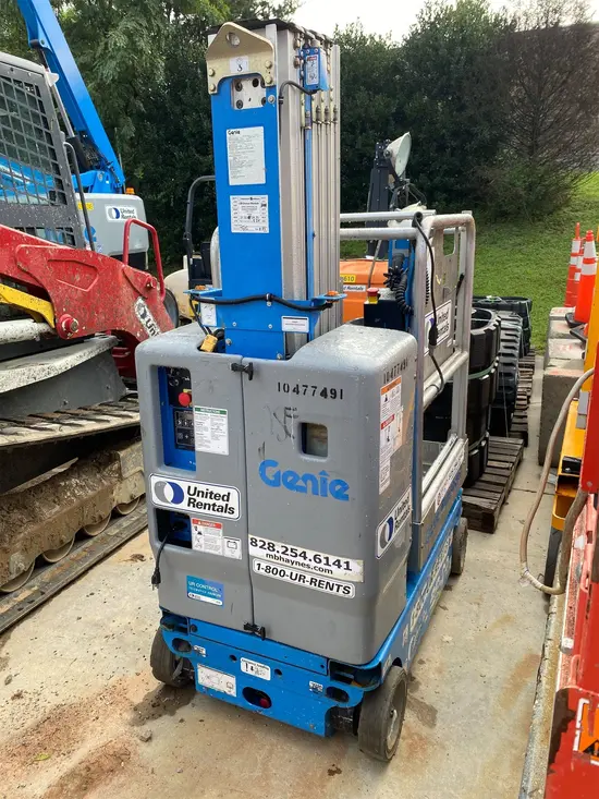 2016 Genie GR-20 Self-Propelled One-Person Lift