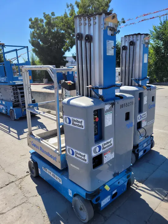 2016 Genie GR-20 Self-Propelled One-Person Lift
