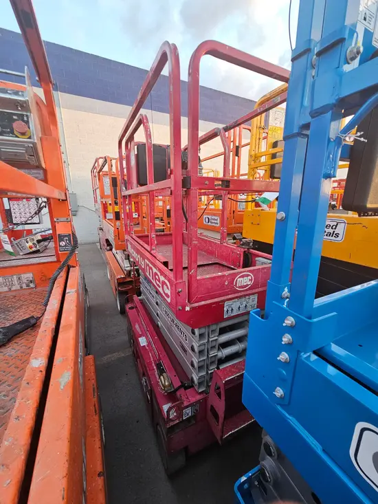 2018 MEC MICRO 19 Scissor Lift