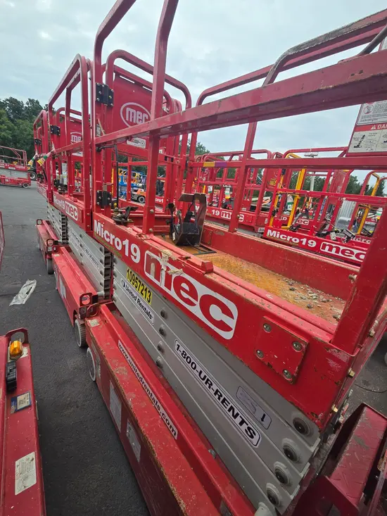 2019 MEC MICRO 19 Scissor Lift