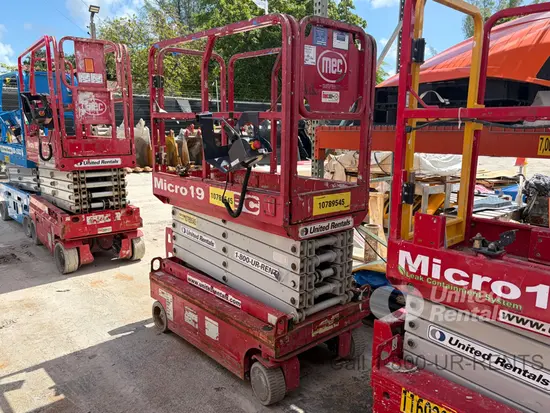 2018 MEC MICRO 19 Scissor Lift