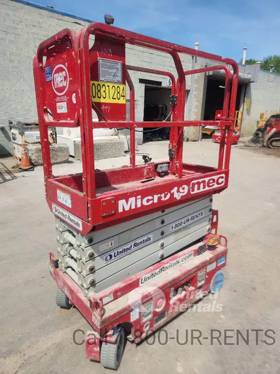 2018 MEC MICRO 19 Scissor Lift