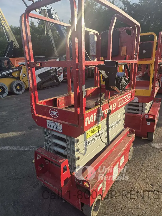 2017 MEC MICRO 19 Scissor Lift
