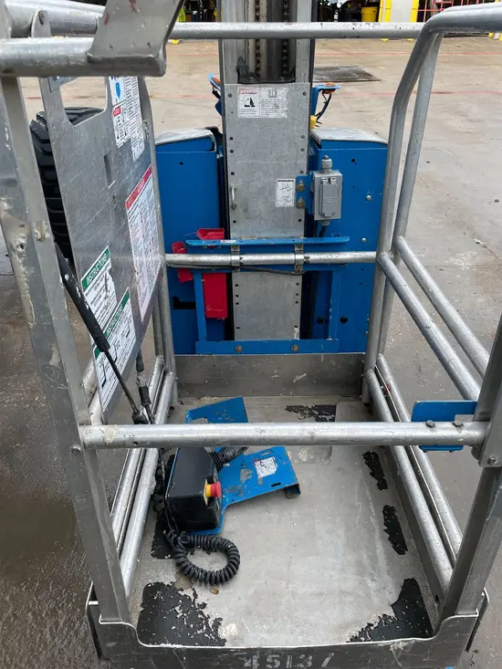 2017 Genie GR-20 Self-Propelled One-Person Lift