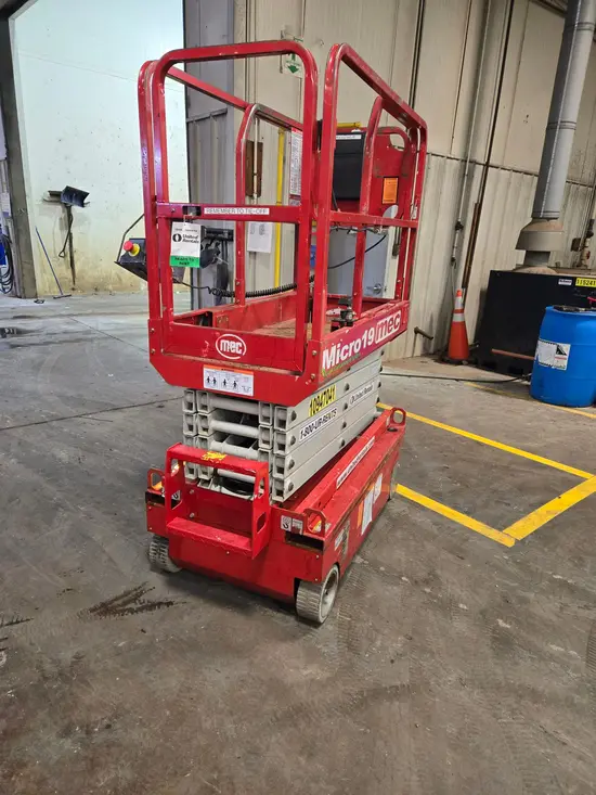 2019 MEC MICRO 19 Scissor Lift