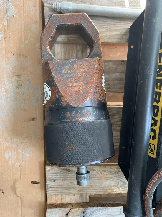 2014 ENERPAC NC6075 Hydraulic tool