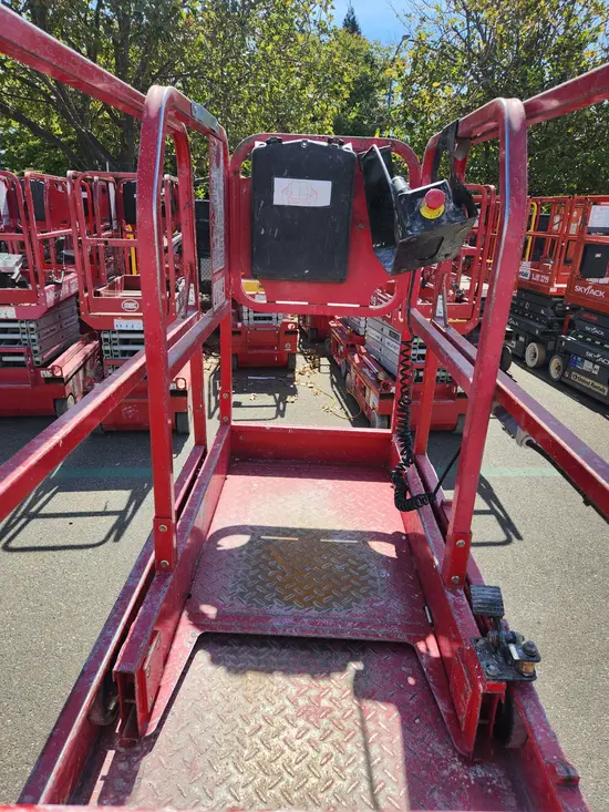 2018 MEC MICRO 19 Scissor Lift
