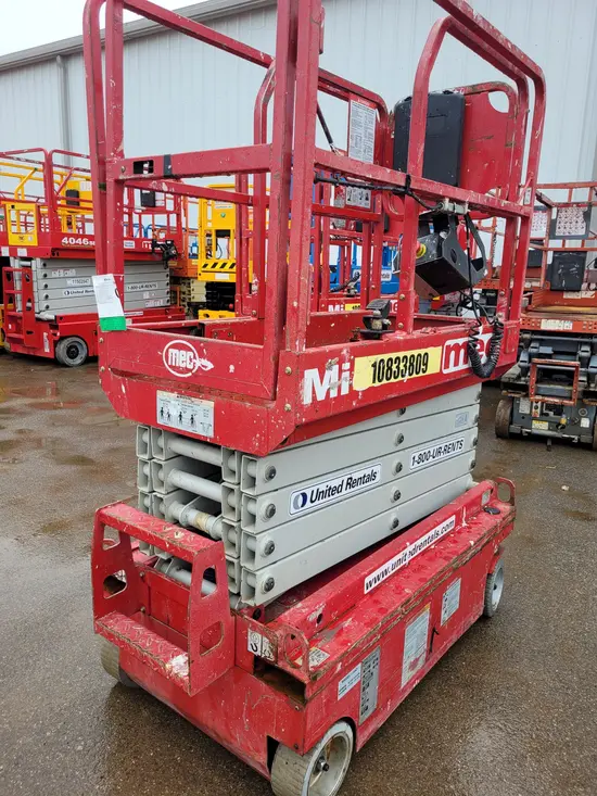 2018 MEC MICRO 19 Scissor Lift