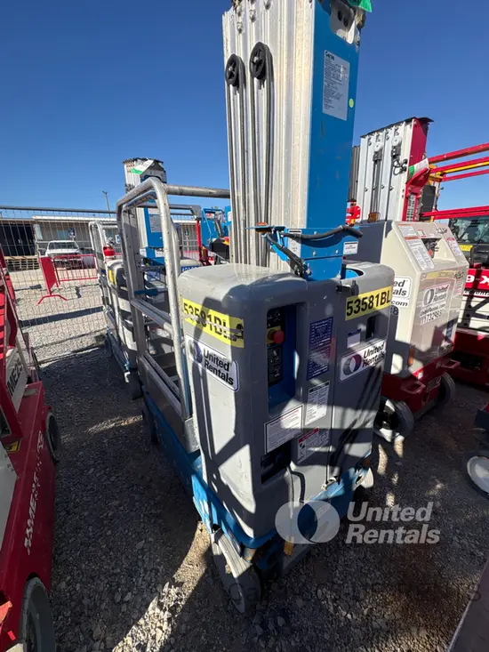 2017 Genie GR-20 Self-Propelled One-Person Lift