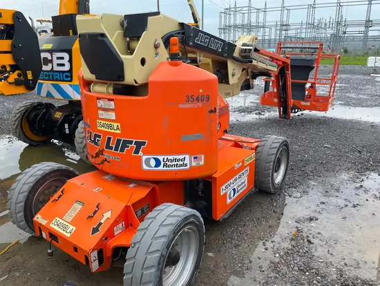 2016 JLG E450AJ Articulating Boom Lift