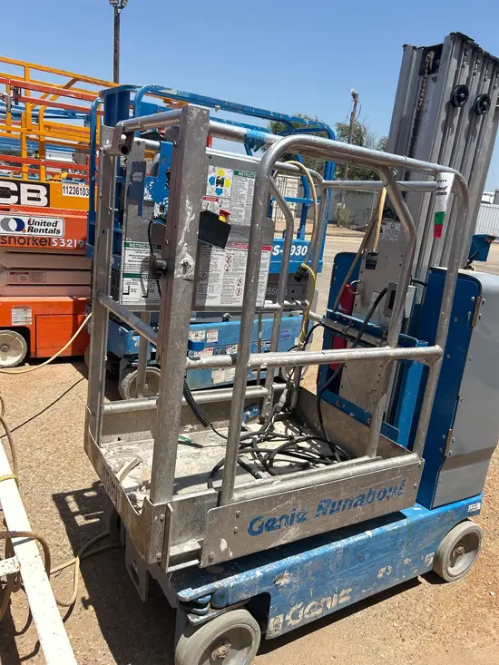 2018 Genie GR-20 Self-Propelled One-Person Lift