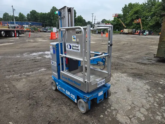 2018 Genie GR-20 Self-Propelled One-Person Lift