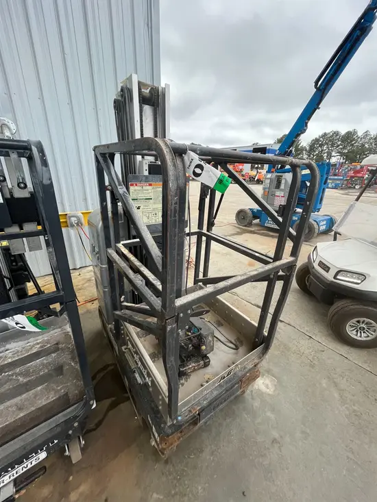 2016 JLG 20MVL Self-Propelled One-Person Lift