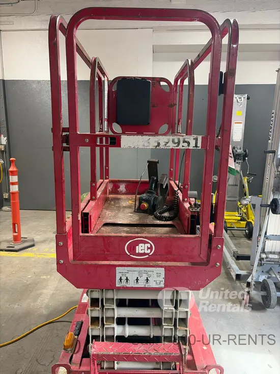 2018 MEC MICRO 19 Scissor Lift