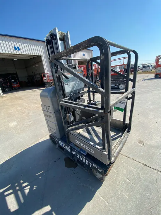 2017 JLG 20MVL Self-Propelled One-Person Lift