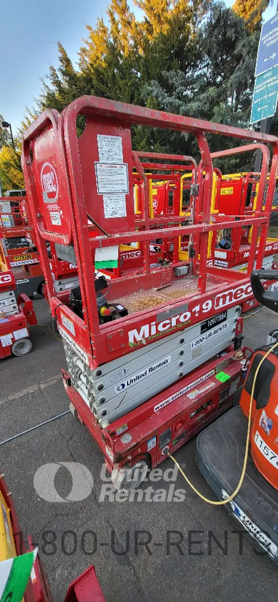 2019 MEC MICRO 19 Scissor Lift