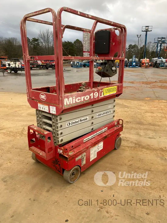 2019 MEC MICRO 19 Scissor Lift