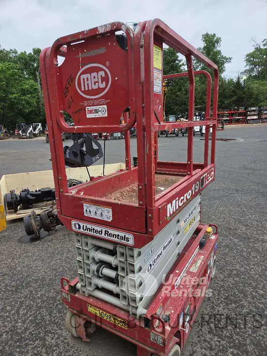 2019 MEC MICRO 19 Scissor Lift