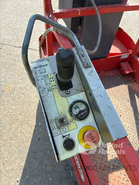 2018 Skyjack SJ16 Self-Propelled One-Person Lift
