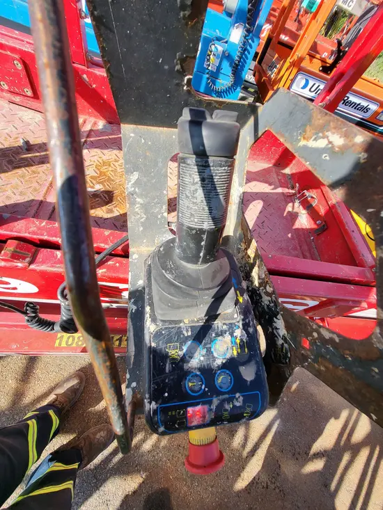 2018 MEC MICRO 19 Scissor Lift