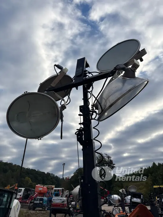 2018 Allmand NIGHT LIGHT V Portable Light Tower