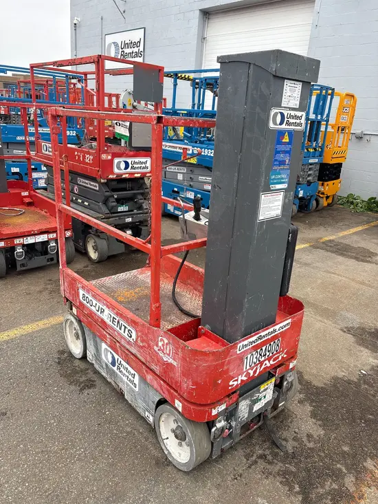 2015 Skyjack SJ12 Self-Propelled One-Person Lift