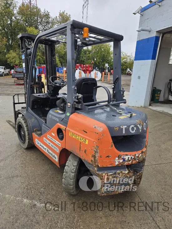 2019 Toyota 8FGU30 Warehouse Forklift