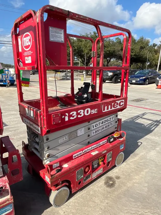 2018 MEC 1330SE Scissor Lift