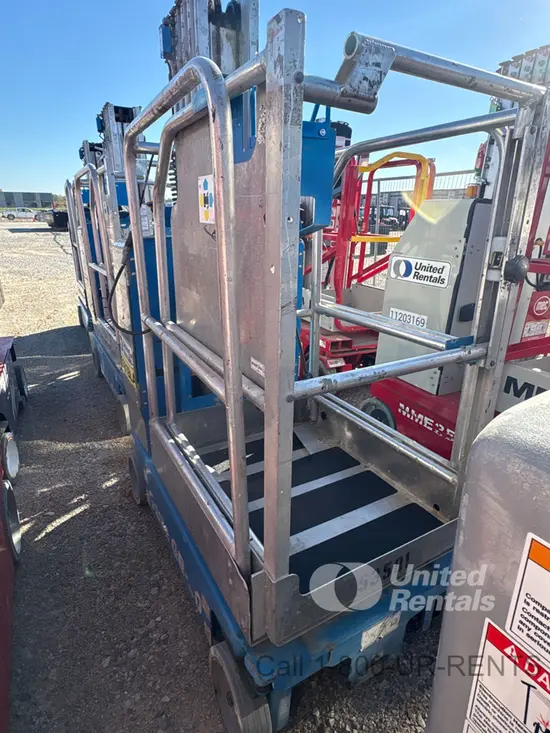 2017 Genie GR-20 Self-Propelled One-Person Lift