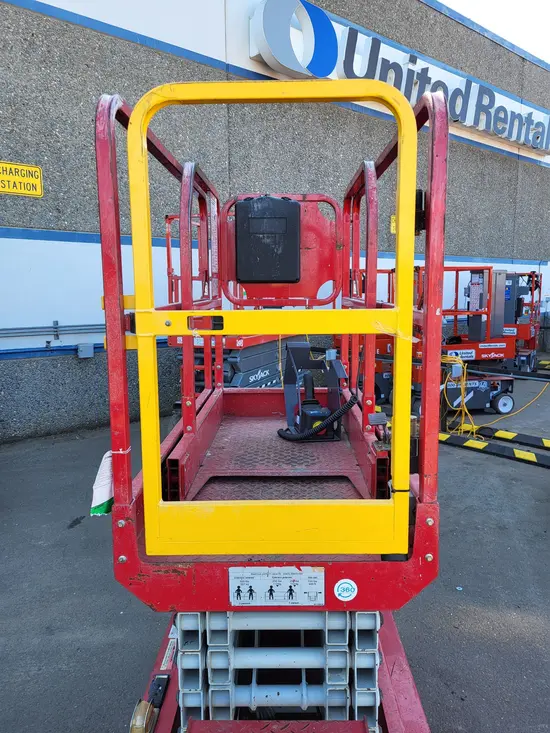 2019 MEC MICRO 19 Scissor Lift