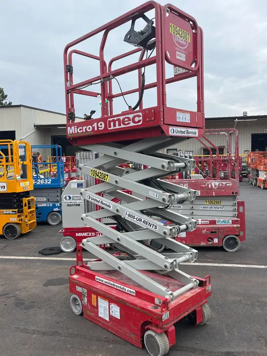 2019 MEC MICRO 19 Scissor Lift