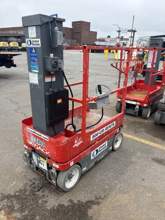 2015 Skyjack SJ12 Self-Propelled One-Person Lift